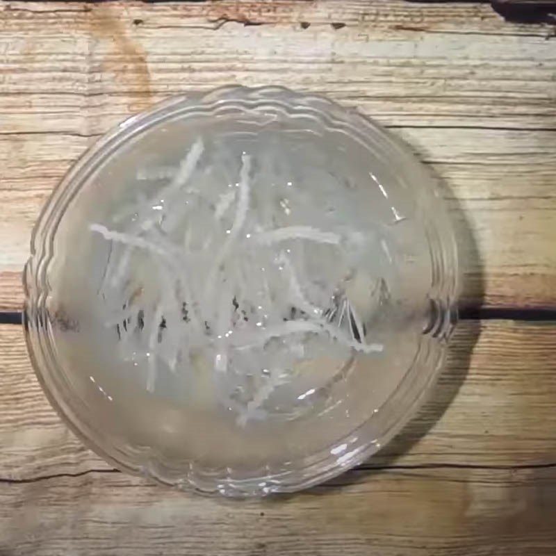 Bước 1 Ngâm bột báng, bột khoai Chè khoai môn bột báng