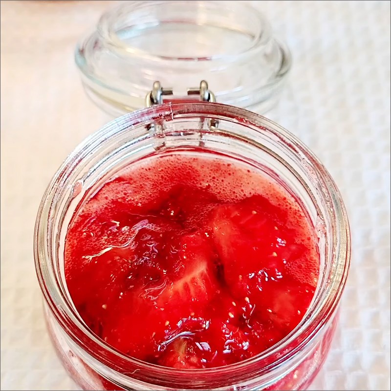 Bước 2 Ngâm dâu với đường Siro dâu tây ngâm đường