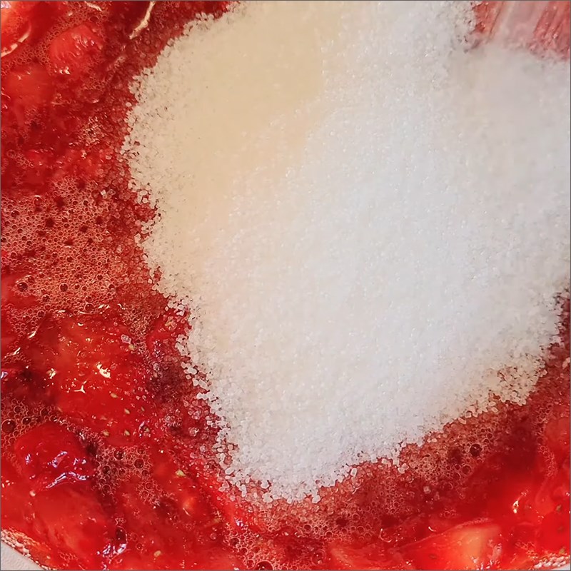 Bước 2 Ngâm dâu với đường Siro dâu tây ngâm đường