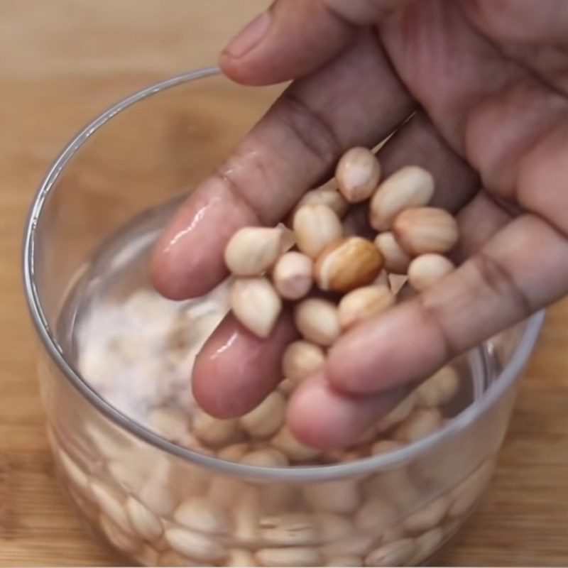 Bước 1 Ngâm nở đậu phộng Sinh tố đậu phộng chuối