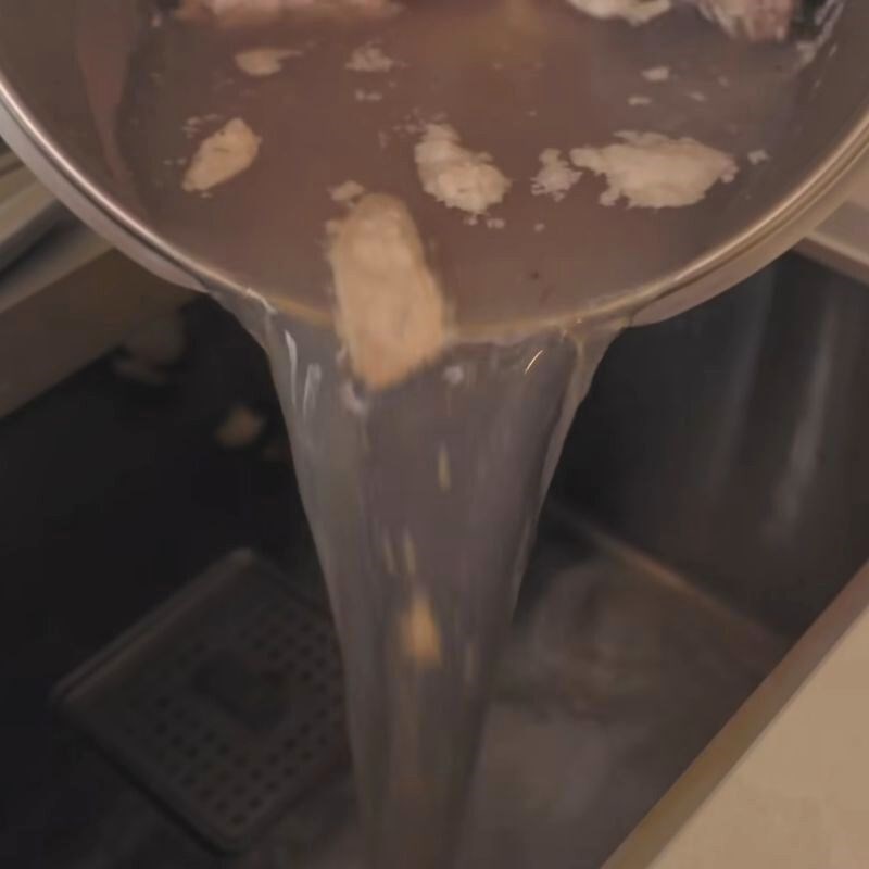 Bước 3 Ninh xương Bún ngan măng khô