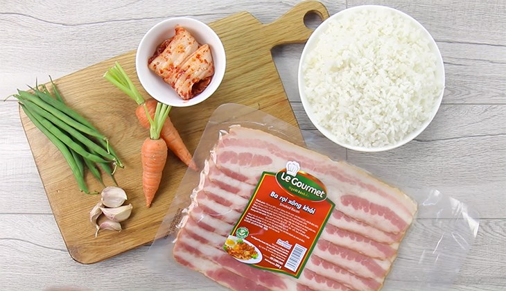 Nguyên liệu món ăn cơm chiên thịt xông khói