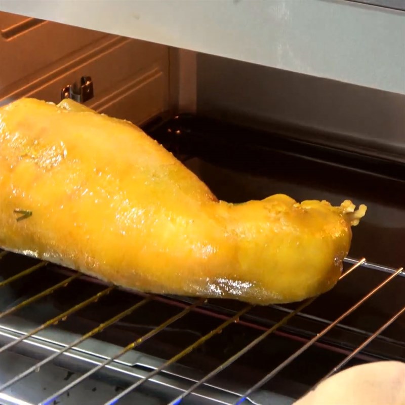 Bước 6 Nướng chân giò Giò heo nướng lá mắc mật