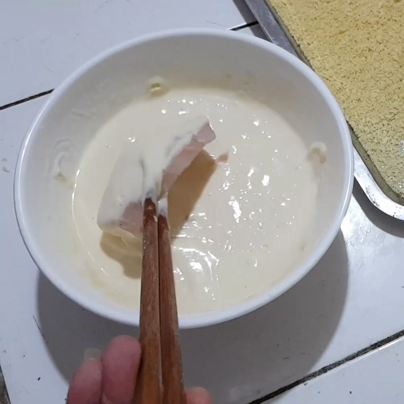 Bước 2 Pha bột Cá trắm chiên xù