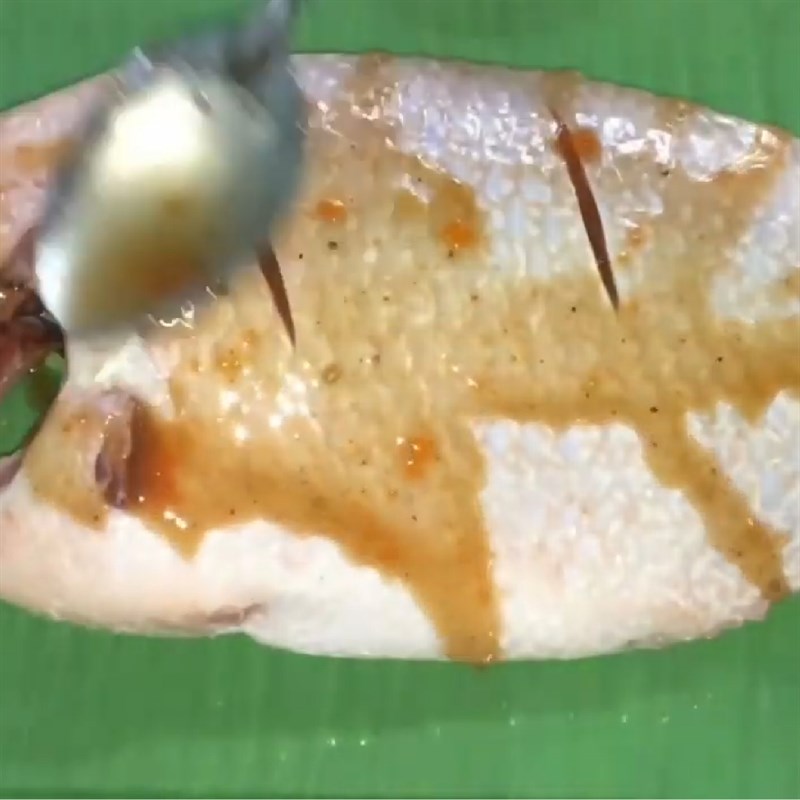 Bước 3 Pha sốt và ướp cá Cá diêu hồng hấp bầu