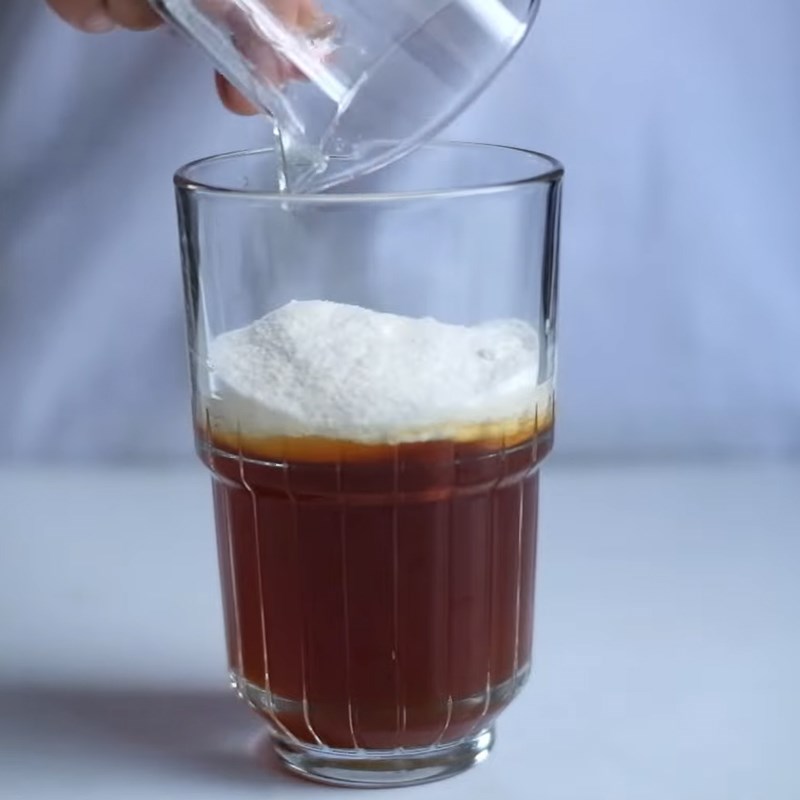 Bước 3 Pha trà sữa Trà sữa sương sáo bằng bột béo