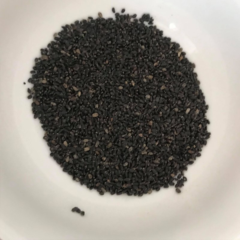 Bước 1 Rang mè Sữa mè đen (công thức được chia sẻ từ người dùng)