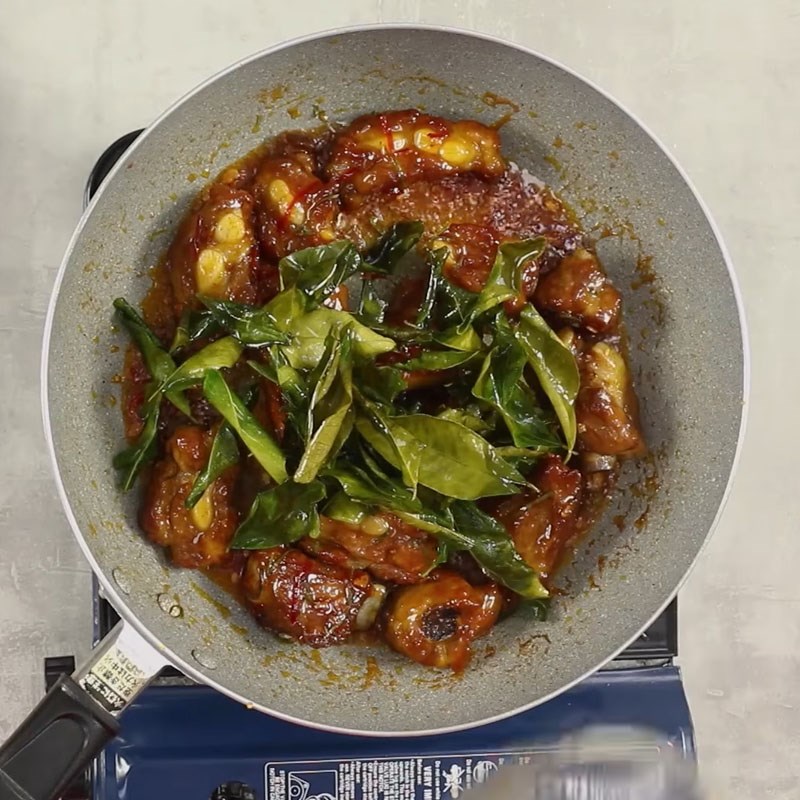 Bước 4 Làm sườn rim Sườn rim lá chanh