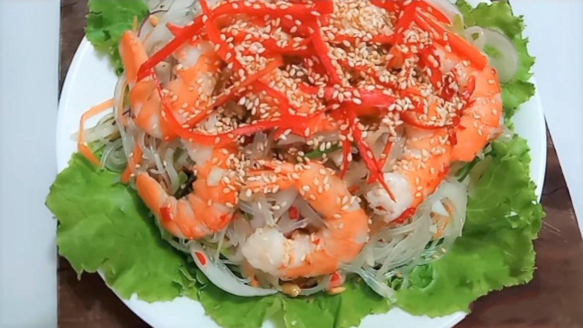 Salad tôm cần tây sốt chua cay