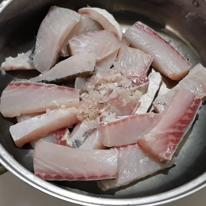 Bước 1 Sơ chế cá trắm Cá trắm chiên xù