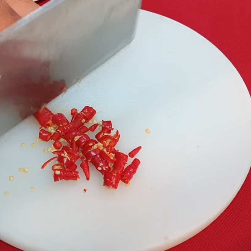 Bước 1 Sơ chế các nguyên liệu Thịt trâu xào lá cách nước cốt dừa