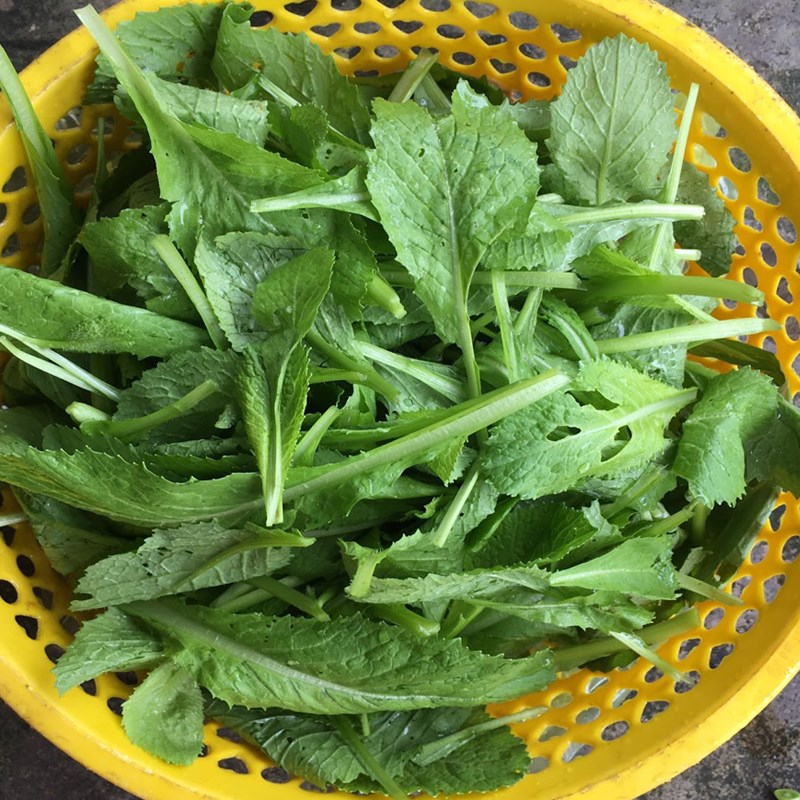 Bước 1 Sơ chế các nguyên liệu Canh cải bẹ xanh nấu tôm tươi