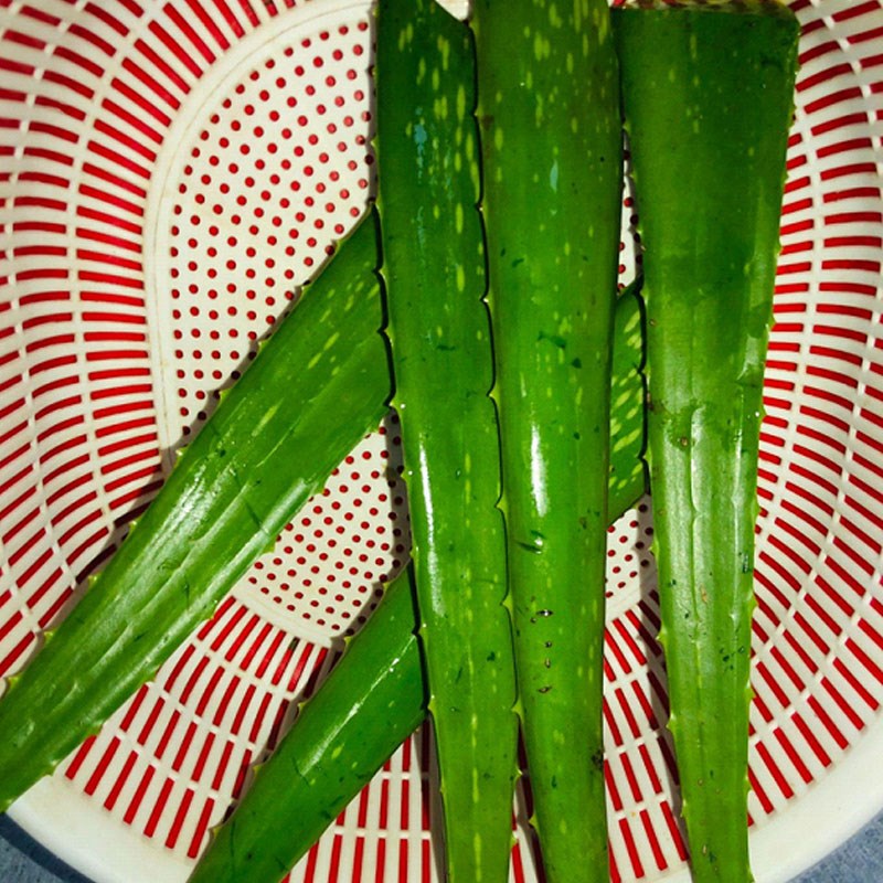 Bước 1 Sơ chế các nguyên liệu Sinh tố nha đam chuối