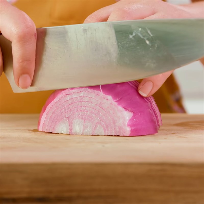 Bước 2 Sơ chế các nguyên liệu còn lại Salad đậu hà lan phô mai thịt xông khói
