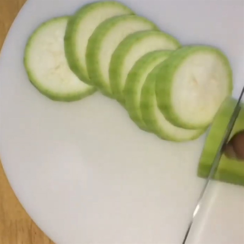 Bước 2 Sơ chế các nguyên liệu khác Cá diêu hồng hấp bầu