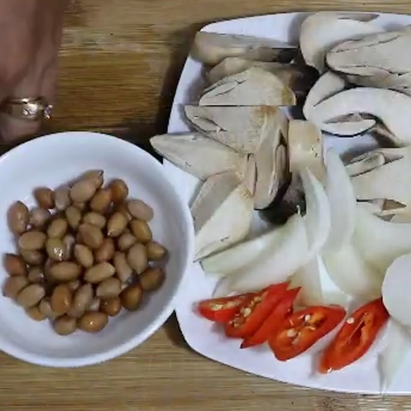 Bước 2 Sơ chế các nguyên liệu khác Lẩu trâu hầm sả