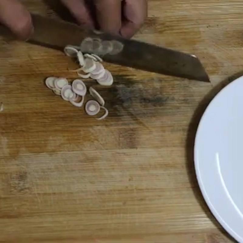 Bước 2 Sơ chế các nguyên liệu khác Lẩu trâu hầm sả