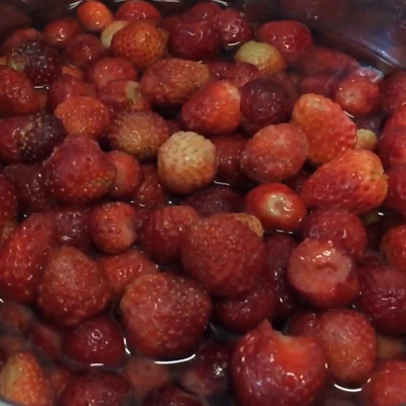 Bước 1 Sơ chế dâu Siro dâu tây