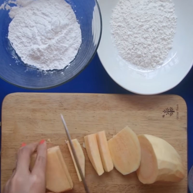 Bước 1 Sơ chế khoai lang Khoai lang lắc phô mai