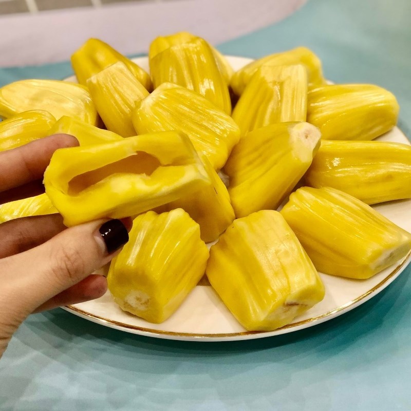 Bước 2 Sơ chế mít Xôi mít nấu bằng nồi cơm điện tử