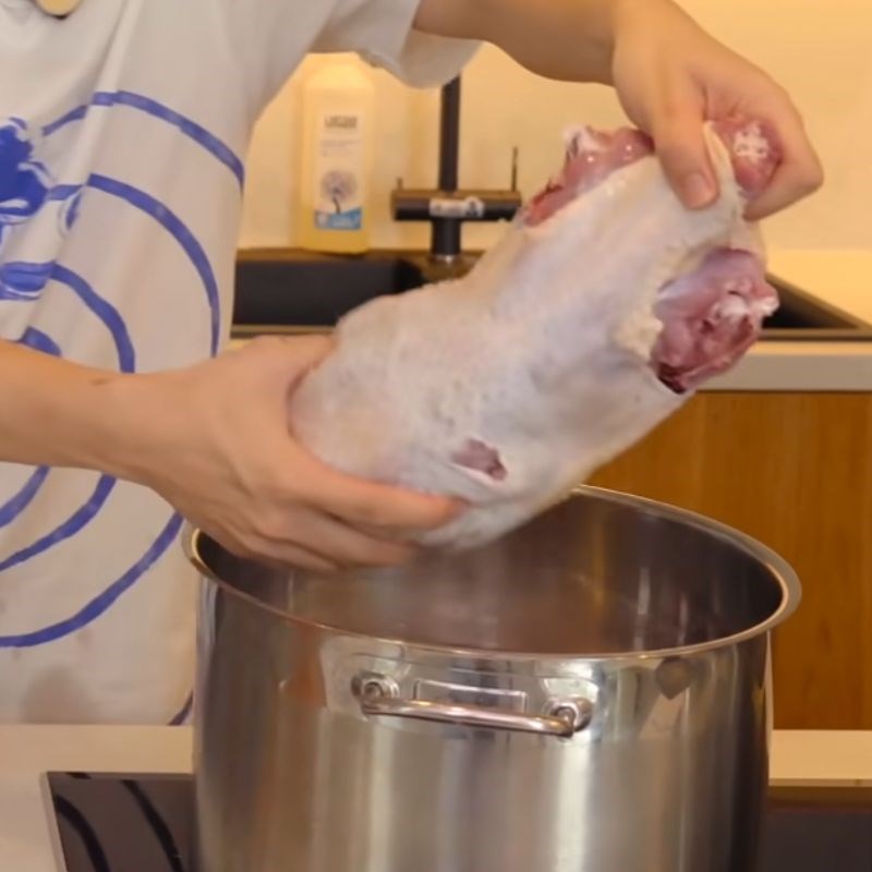 Bước 1 Sơ chế ngan Bún ngan măng khô