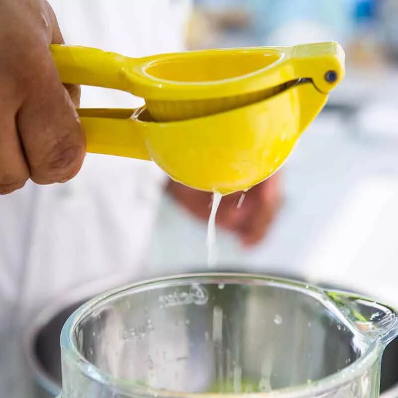 Bước 1 Sơ chế nguyên liệu Nước ép dưa leo bạc hà