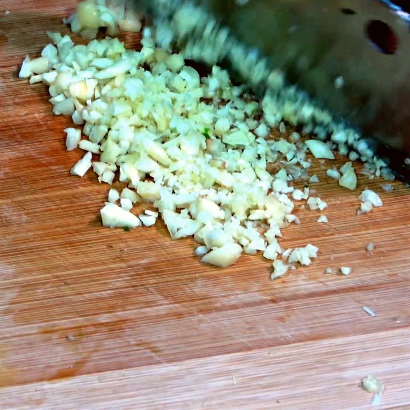 Bước 1 Sơ chế nguyên liệu Giò heo nướng lá mắc mật