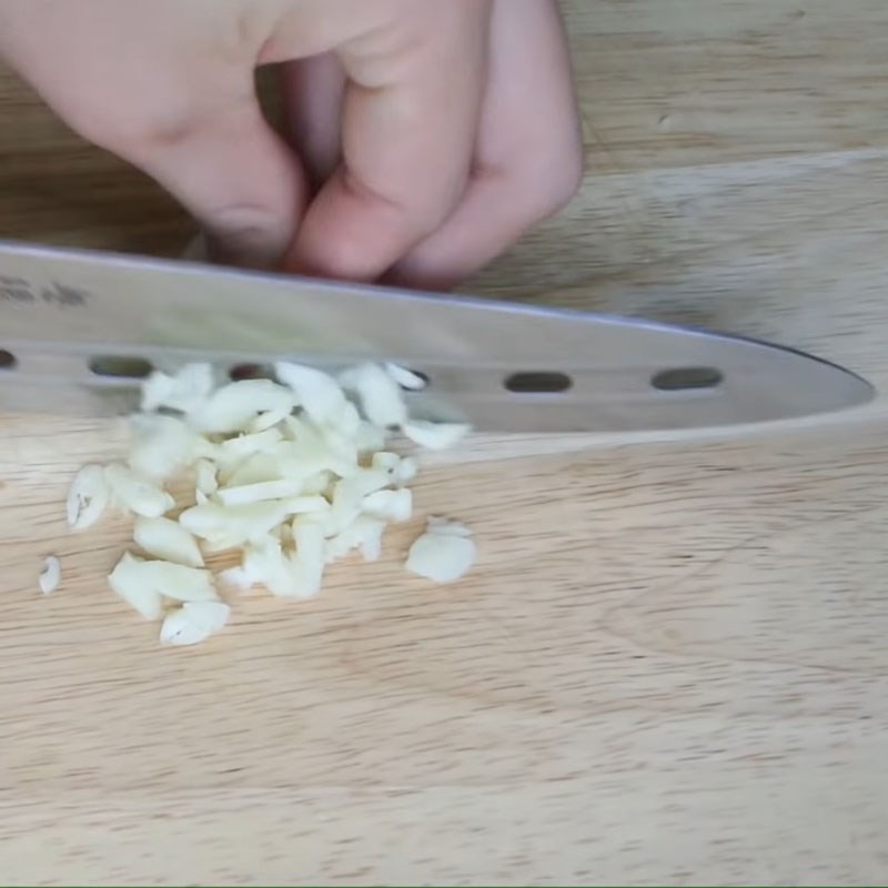 Bước 1 Sơ chế nguyên liệu Sườn rim mật ong