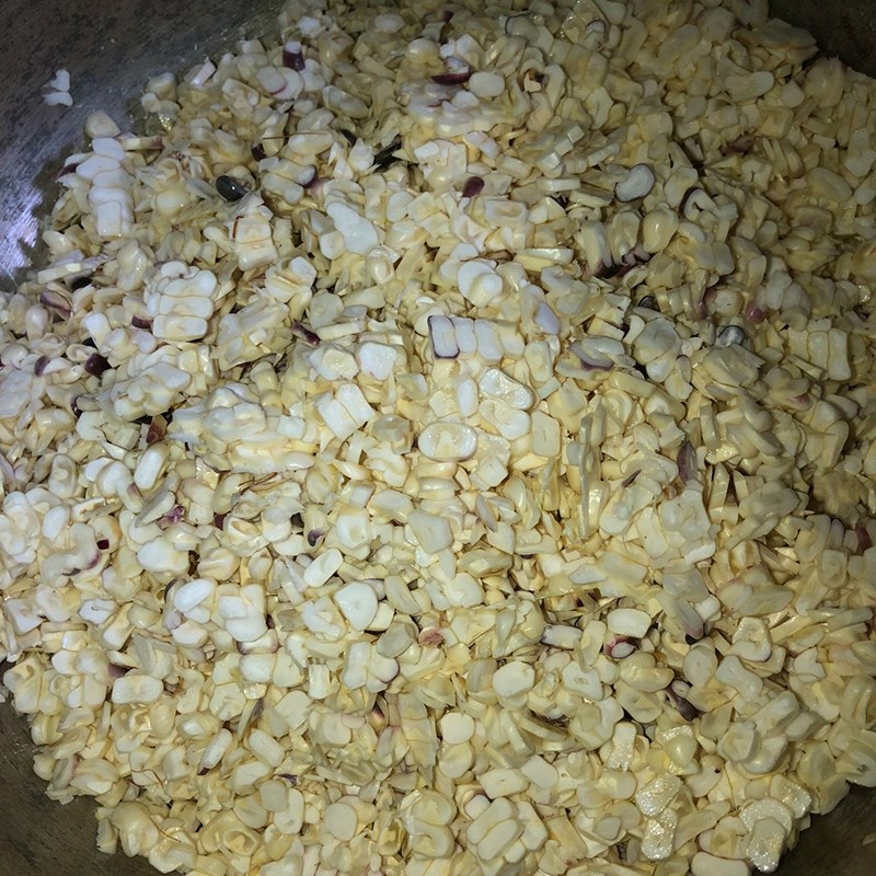 Bước 1 Sơ chế nguyên liệu Chè bắp nếp nước cốt dừa