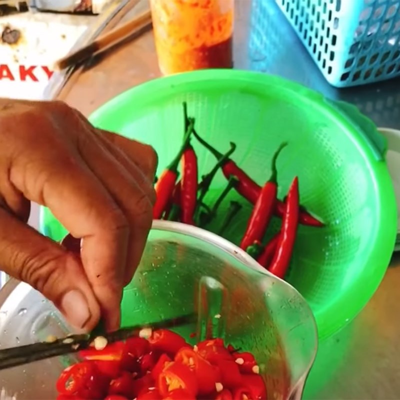 Bước 1 Sơ chế nguyên liệu Khô cá chỉ vàng 1 nắng
