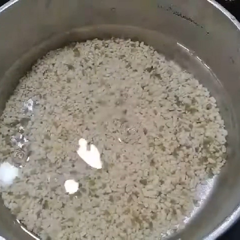 Bước 1 Ngâm đậu và nấu nhừ Cháo khoai lang đậu xanh