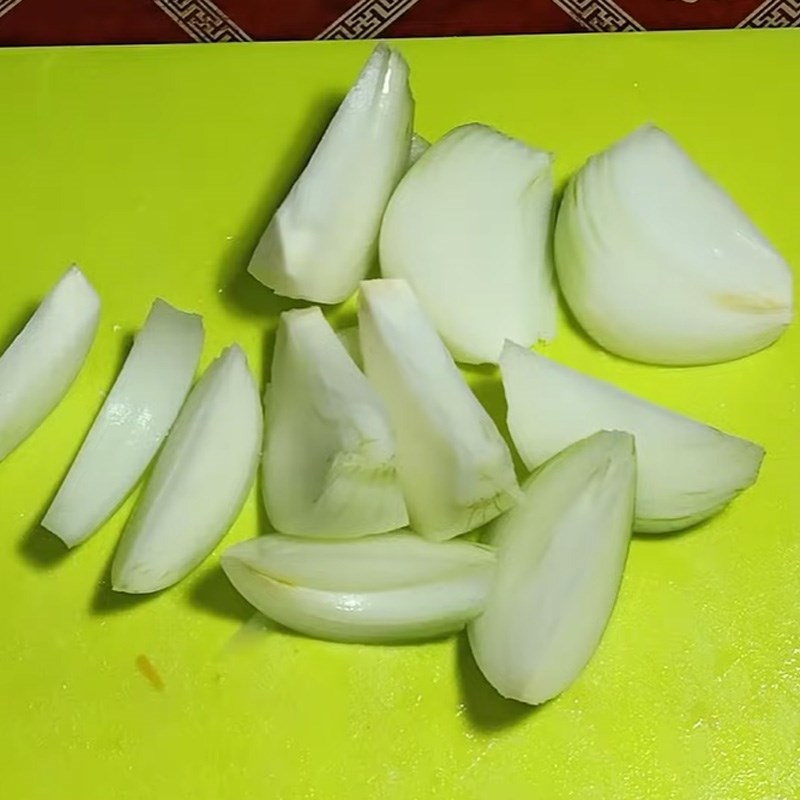 Bước 3 Sơ chế nguyên liệu phụ Bò sốt vang với gấc