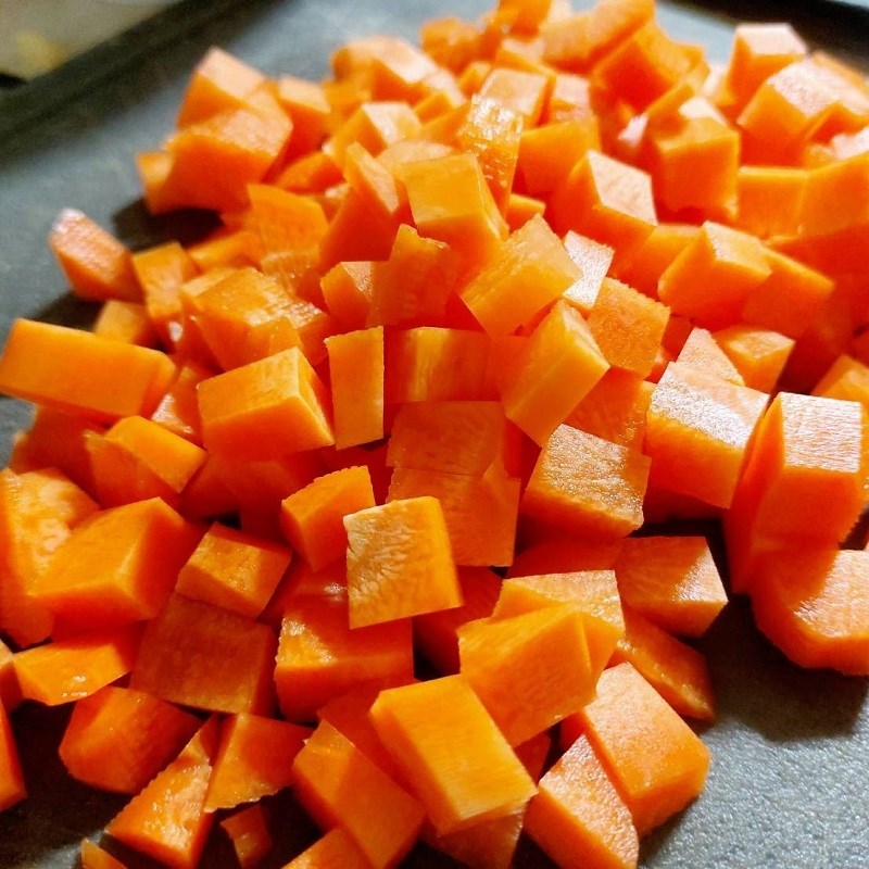 Bước 2 Sơ chế nguyên liệu sống Salad Nga