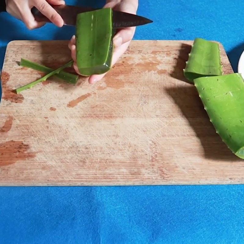 Bước 1 Sơ chế nguyên liệu Sinh tố nha đam