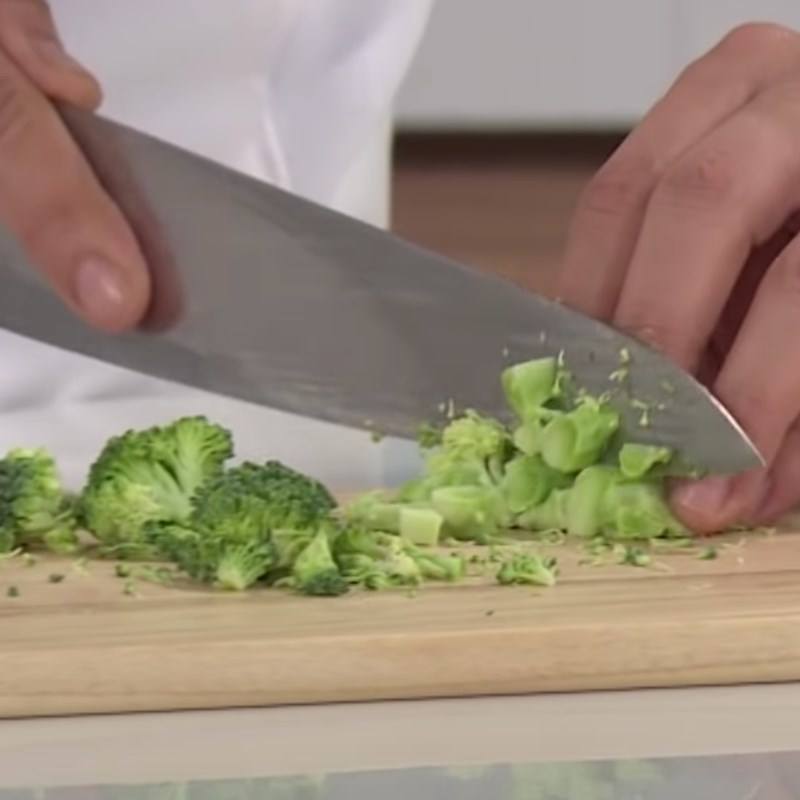 Bước 1 Sơ chế rau củ Cháo yến mạch thịt bò