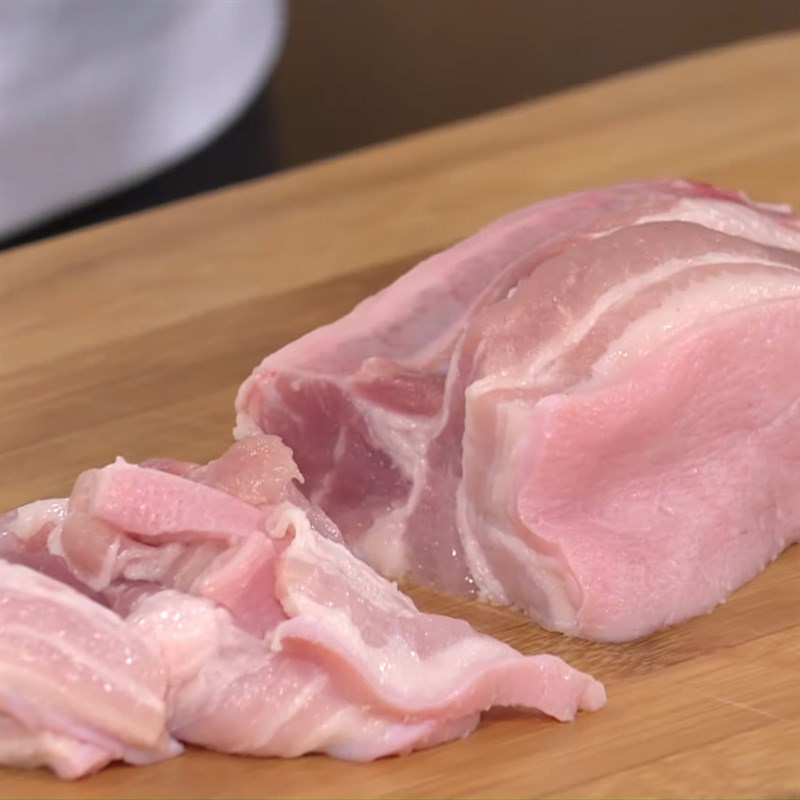 Bước 1 Sơ chế thịt heo Củ hũ dừa xào thịt ba chỉ