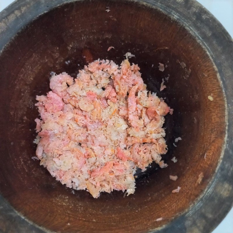 Bước 1 Sơ chế tôm khô Canh cải bẹ xanh nấu tôm khô