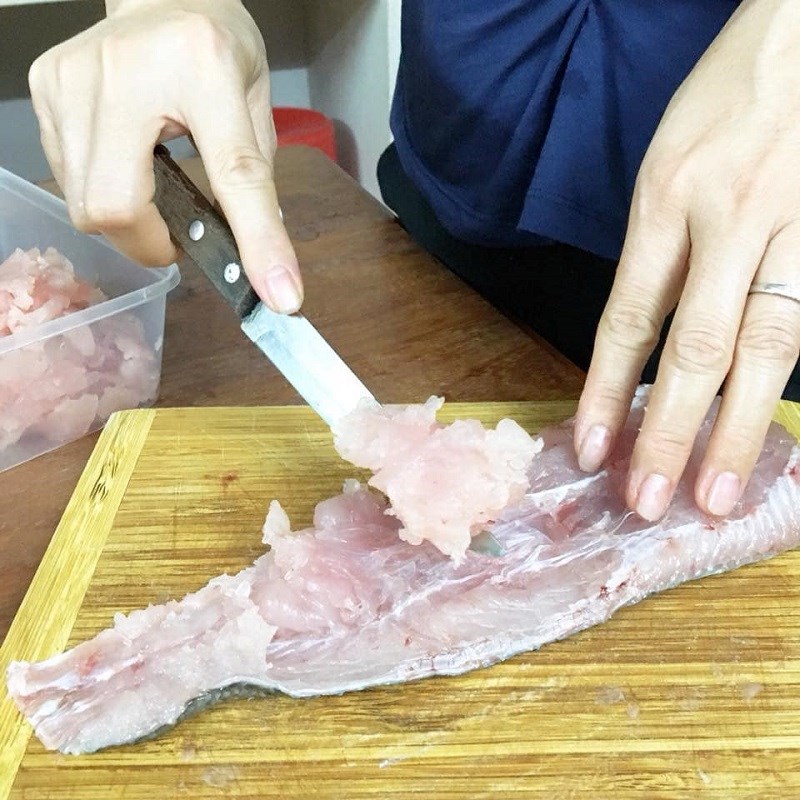Bước 1 Sơ chế và nạo cá Chả cá lăng
