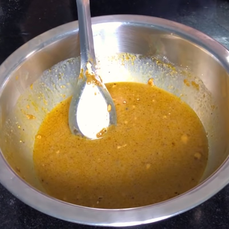 Bước 1 Sơ chế và ướp sườn Cơm sườn trứng