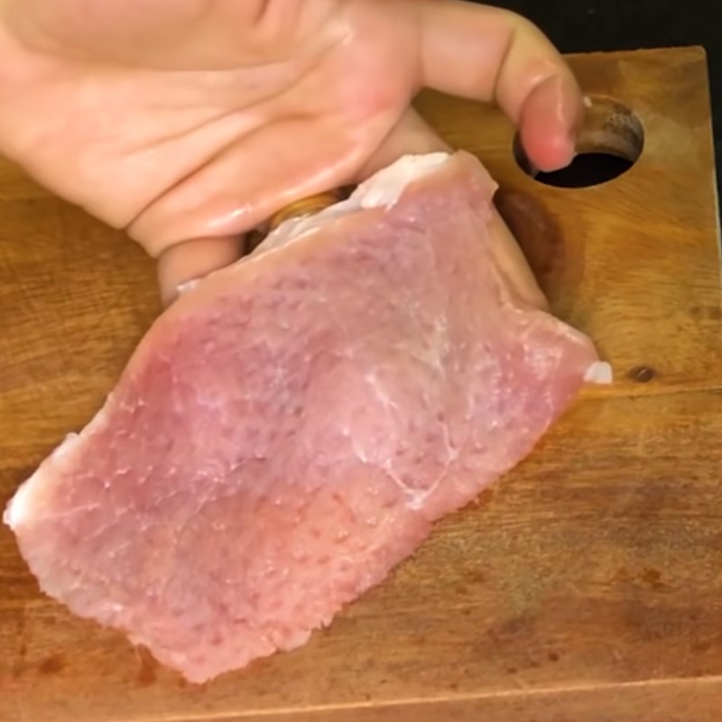 Bước 1 Sơ chế và ướp sườn Cơm sườn trứng