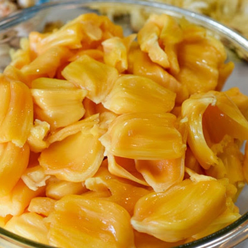 Bước 2 Sơ chế xoài và mít Xôi mít bằng nồi cơm điện