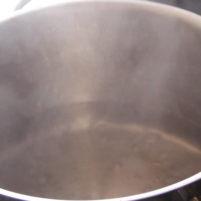 Bước 1 Sơ chế xương heo Cháo canh Nghệ An xương heo