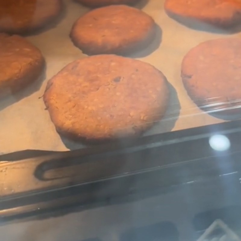 Bước 3 Tạo hình và nướng bánh Bánh chao từ bánh trung thu