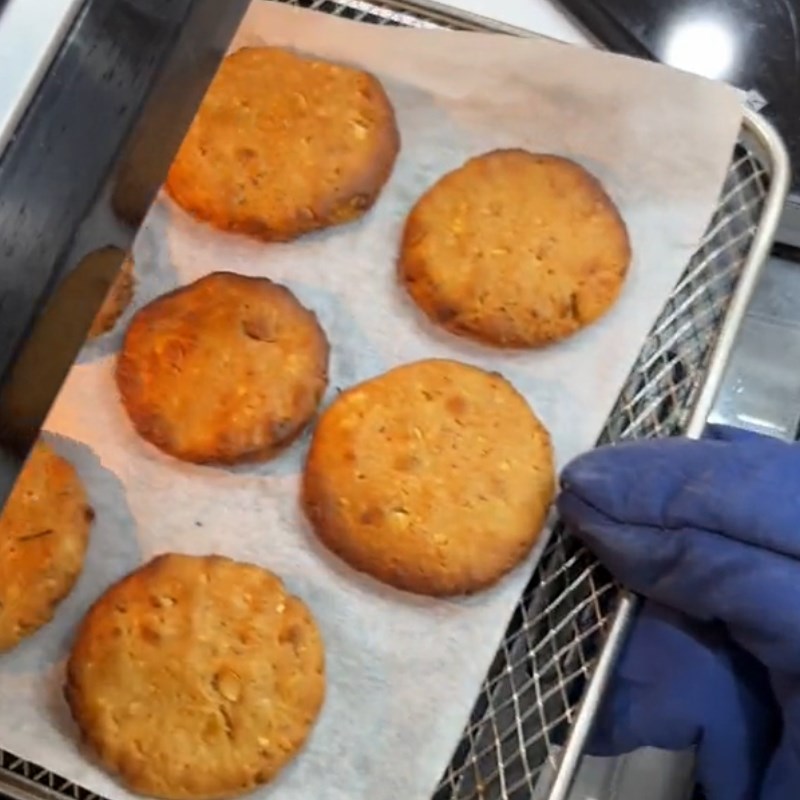 Bước 4 Thành phẩm Bánh chao từ bánh trung thu