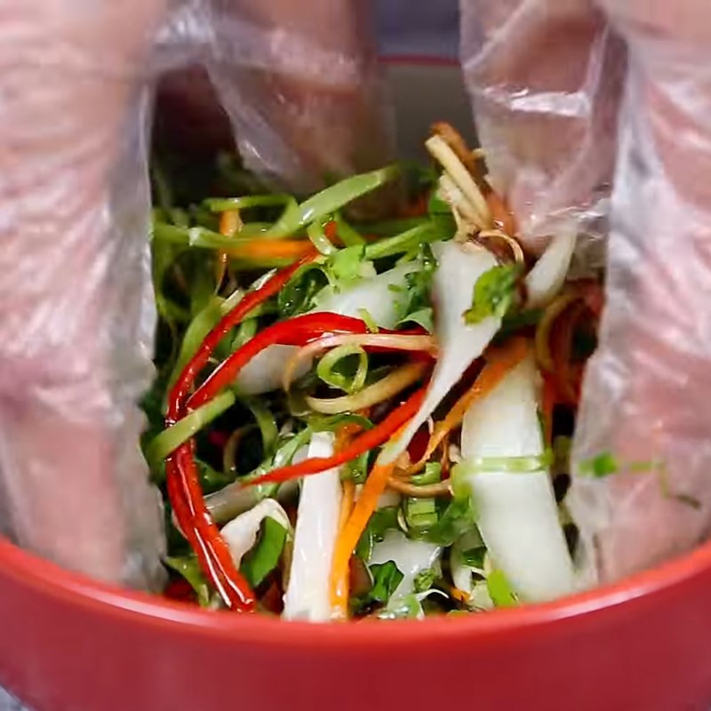 Bước 4 Trộn gỏi vịt Gỏi vịt rau muống