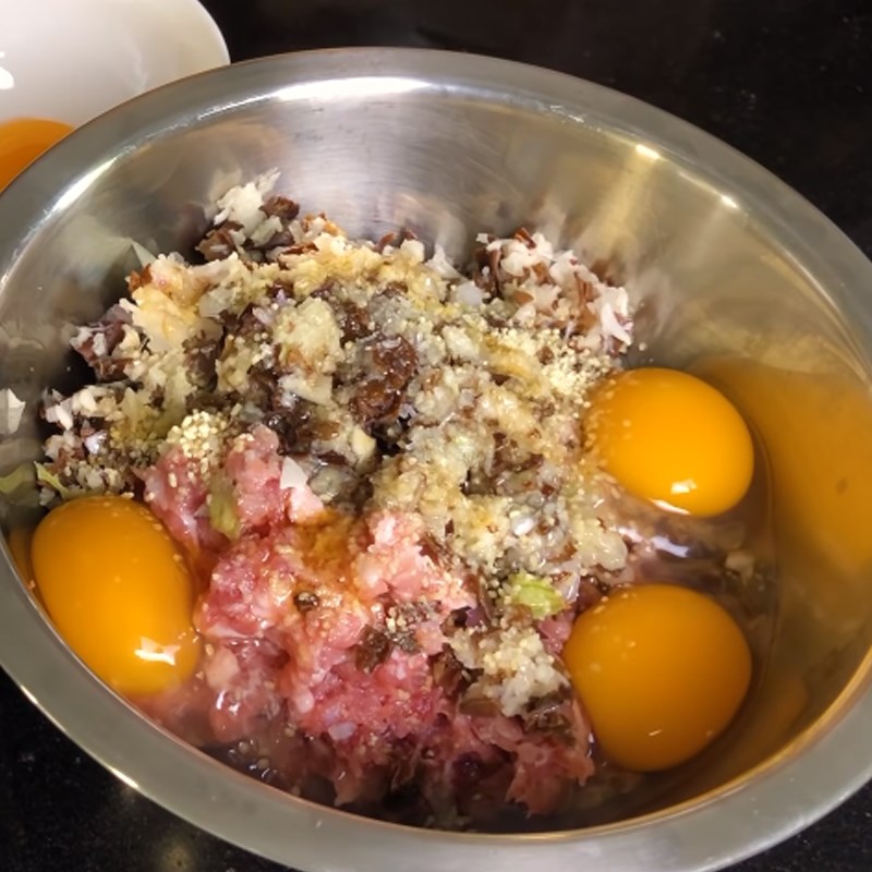 Bước 3 Ướp chả Cơm sườn trứng