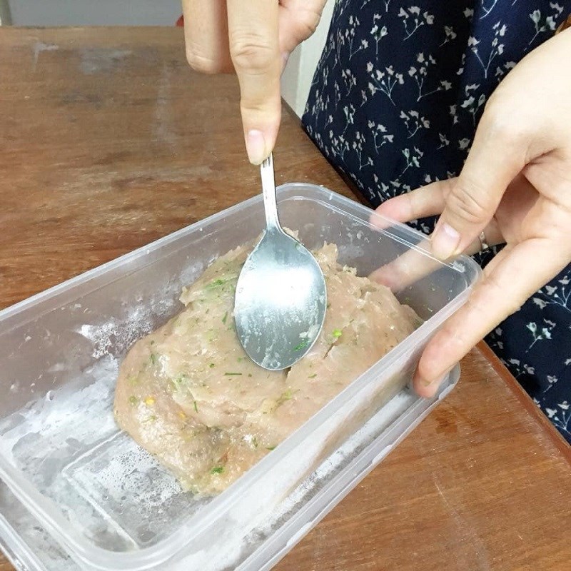 Bước 2 Ướp chả cá Chả cá lăng