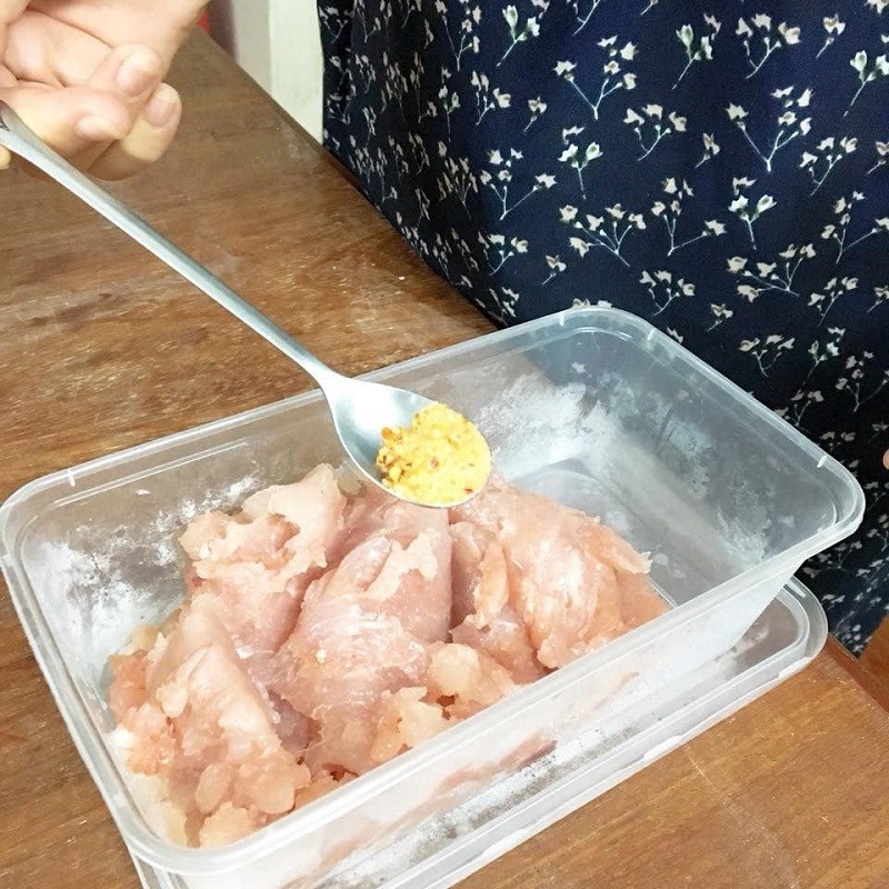 Bước 2 Ướp chả cá Chả cá lăng