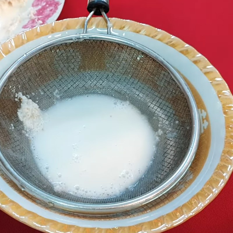 Bước 3 Vắt nước cốt dừa Thịt trâu xào lá cách nước cốt dừa