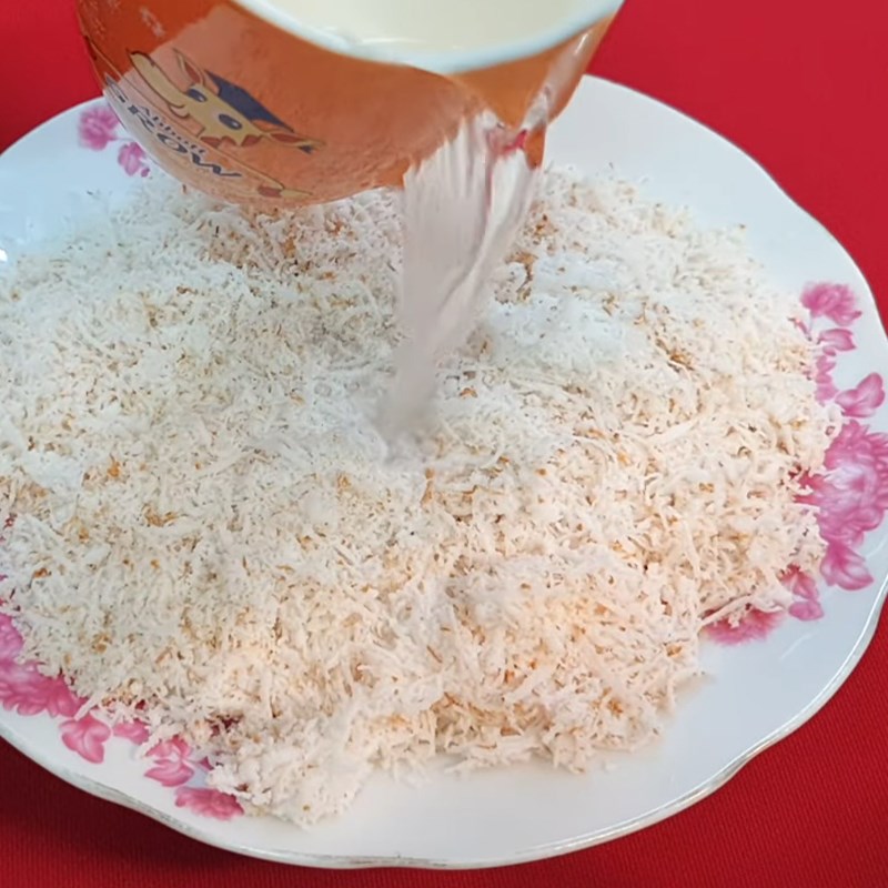 Bước 3 Vắt nước cốt dừa Thịt trâu xào lá cách nước cốt dừa